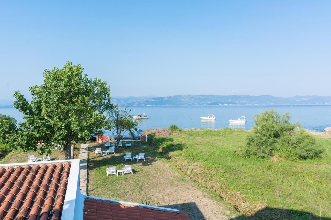 Melador Beachfront Apartments Kávos Exteriör bild