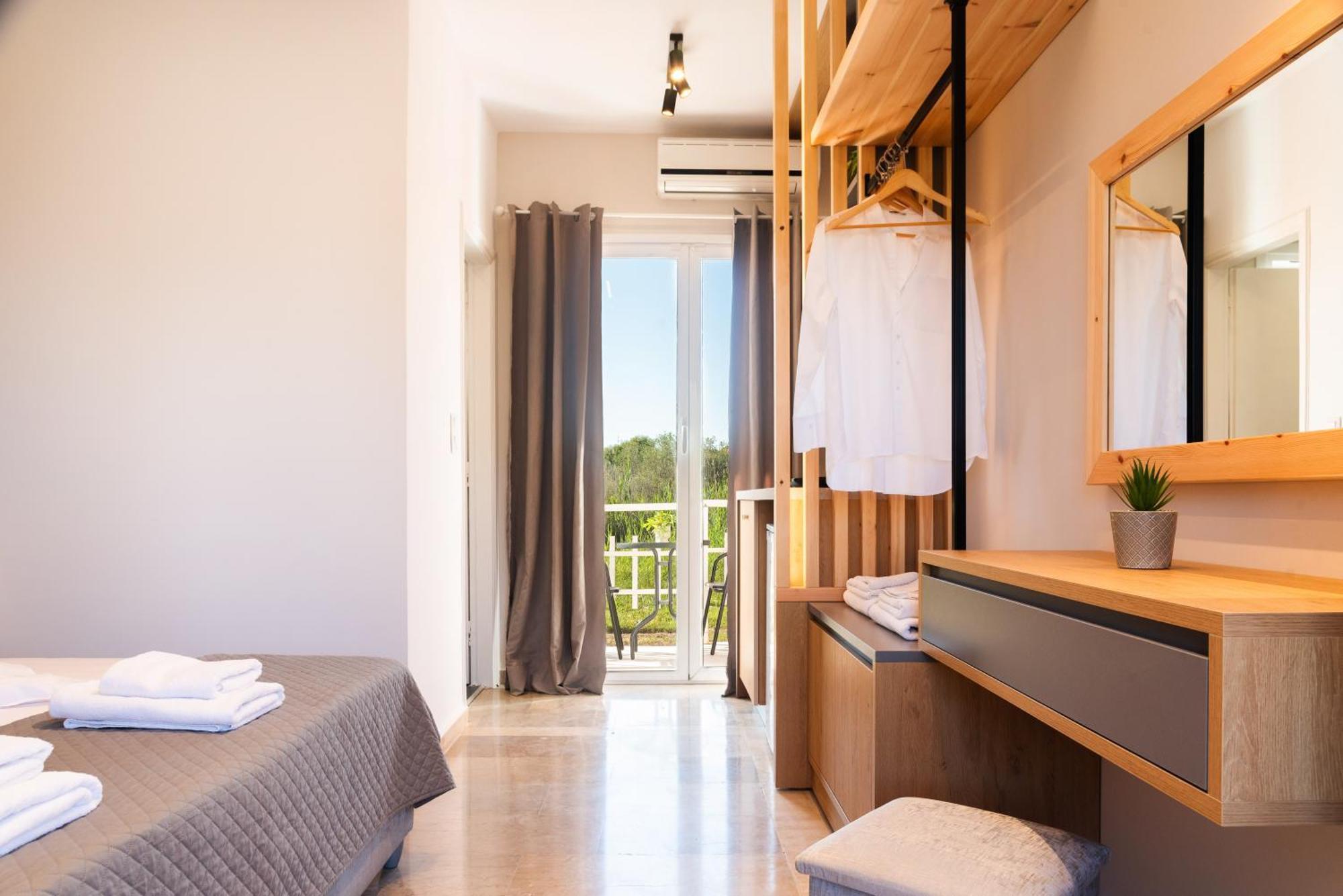 Melador Beachfront Apartments Kávos Exteriör bild
